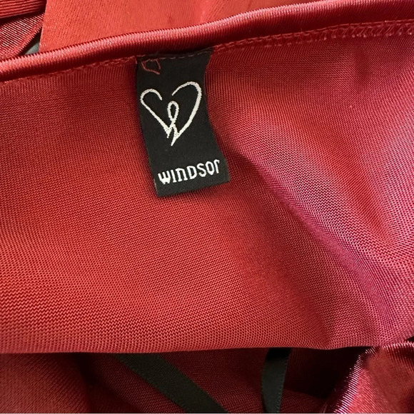 Windsor Lola High Slit Satin Dress size small, burgundy - Picture 6 of 9